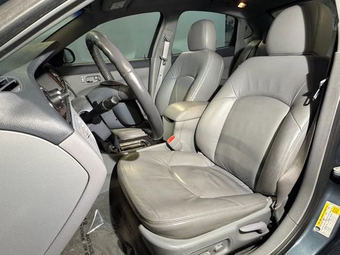 Used 2007 Buick LaCrosse CXS w/ Driver Confidence Package FWD image 9