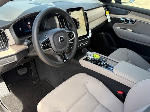 New 2026 Volvo XC90 B6 Plus w/ Protection Package Premier AWD/4WD image 14