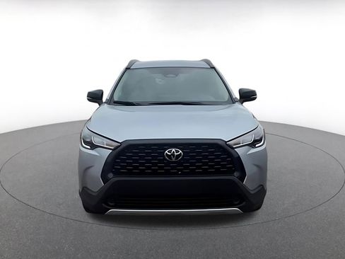 Used 2025 Toyota Corolla Cross LE image 4