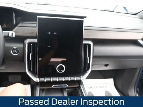 Used 2024 GMC Acadia Denali AWD/4WD image 17