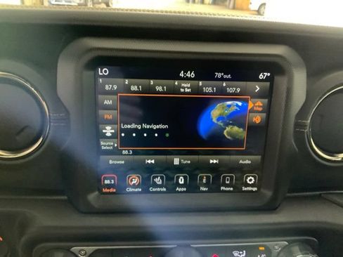 Used 2022 Jeep Gladiator Overland AWD/4WD image 17