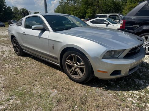 Used 2012 Ford Mustang Premium image 4