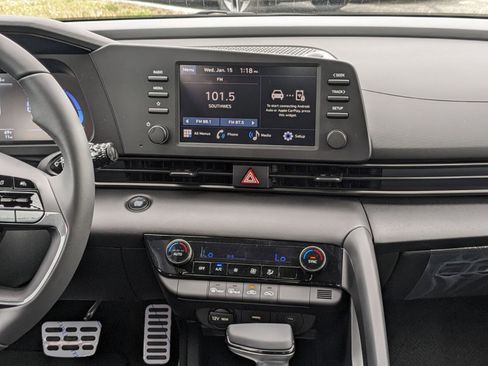 New 2025 Hyundai Elantra Sport image 18