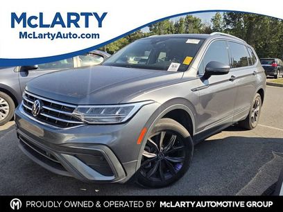 Used 2022 Volkswagen Tiguan SE w/ Panoramic Sunroof Package