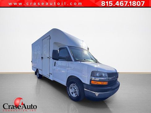 Used 2017 Chevrolet Express 3500 image 1