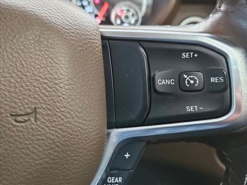 Used 2020 RAM 1500 Laramie AWD/4WD image 16