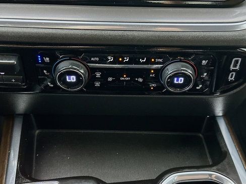 Used 2023 Chevrolet Silverado 1500 High Country w/ Technology Package AWD/4WD image 18