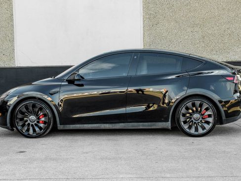 Used 2022 Tesla Model Y Performance AWD/4WD image 17