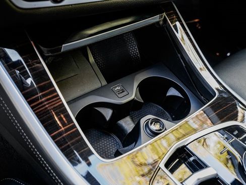 Used 2025 BMW X5 xDrive50e image 16