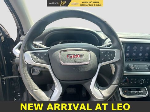 Used 2023 GMC Acadia SLE w/ Driver Convenience Package image 11