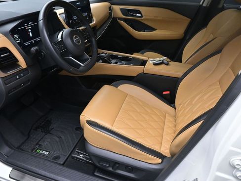 Used 2021 Nissan Rogue Platinum image 17