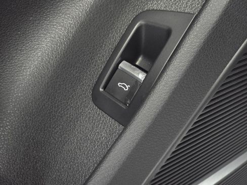 Used 2025 Audi Q7 3.0T Premium Plus image 36