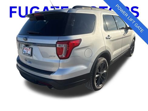 Used 2018 Ford Explorer XLT w/ Equipment Group 202A image 6