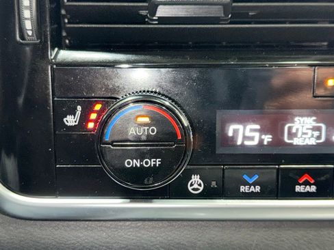 Used 2023 Jeep Wrangler Unlimited Sahara image 26