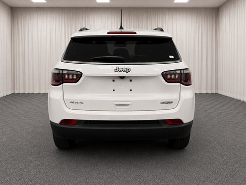 Used 2024 Jeep Compass Latitude AWD/4WD image 4