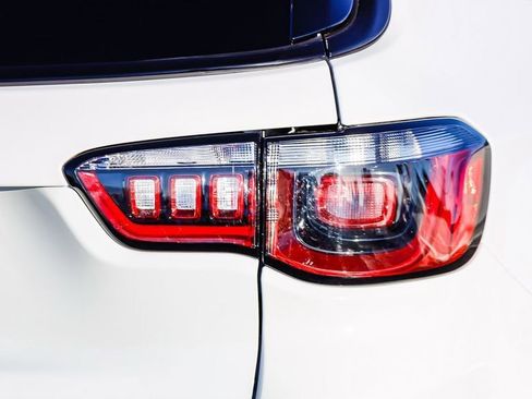 New 2026 Jeep Compass Latitude image 10