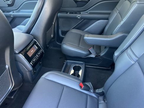 New 2026 Lincoln Aviator AWD image 4