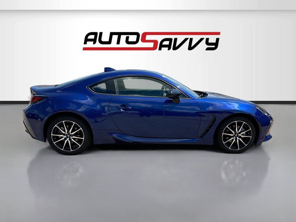 Used 2023 Toyota GR86 RWD image 8