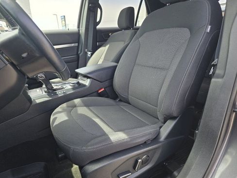 Used 2018 Ford Explorer XLT AWD/4WD image 23