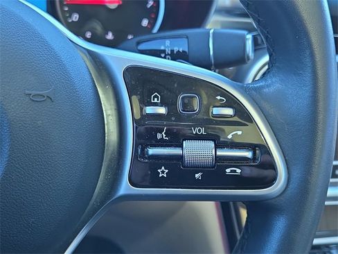 Used 2022 Mercedes-Benz GLC 300 image 22
