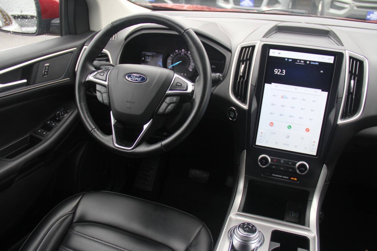 Used 2024 Ford Edge SEL AWD/4WD image 15