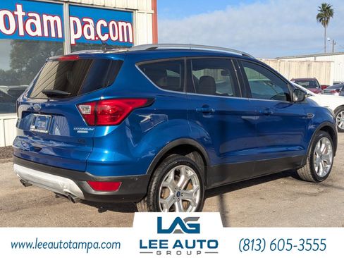 Used 2019 Ford Escape Titanium image 3