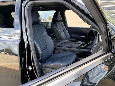 Used 2026 INFINITI QX80 4WD w/ Sport Exterior Package image 9