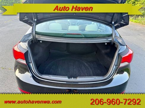 Used 2014 Hyundai Elantra SE w/ Option Group 02 FWD image 8