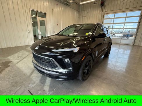 Used 2024 Buick Encore GX Sport Touring image 11