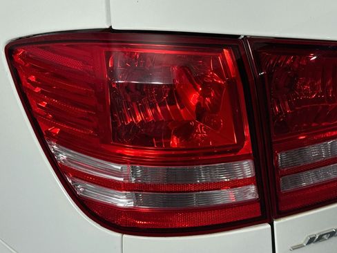 Used 2020 Dodge Journey SE w/ SE Popular Equipment Group FWD image 33