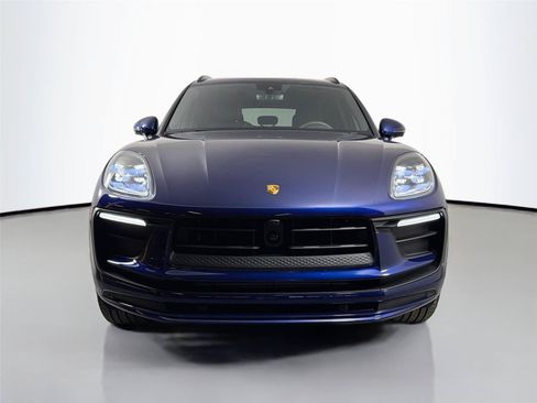 Certified 2026 Porsche Macan AWD/4WD image 10