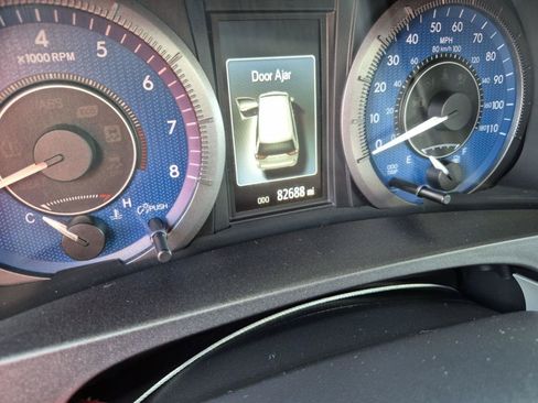 Used 2020 Toyota Sienna XLE w/ XLE Navigation Package AWD/4WD image 11