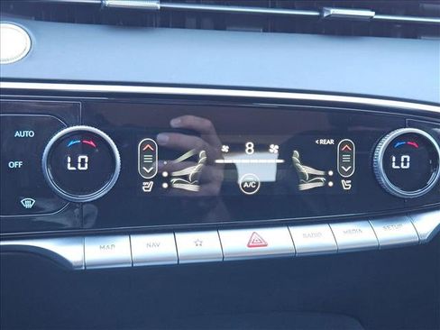 Used 2025 Genesis GV70 2.5T image 21