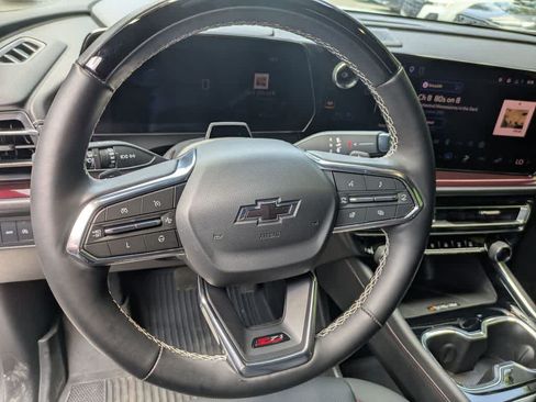 Used 2025 Chevrolet Traverse Z71 w/ Enhanced Driving Package AWD/4WD image 9