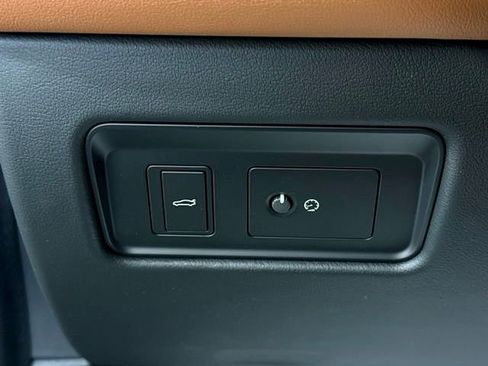 New 2024 Jaguar XF R-Dynamic SE image 39