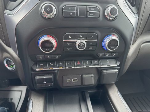 Used 2020 GMC Sierra 1500 SLT w/ SLT Premium Plus Package AWD/4WD image 21