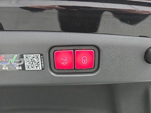 New 2026 Mercedes-Benz E 450 4MATIC Sedan image 13