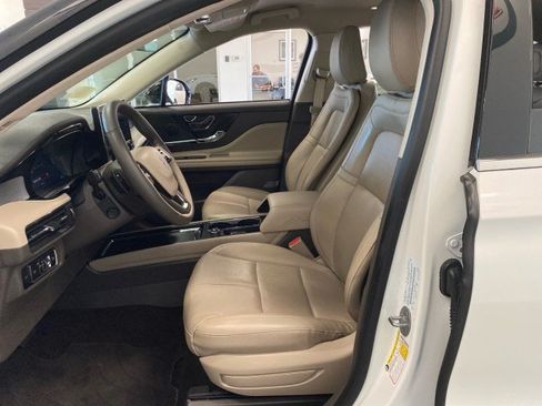 Used 2023 Lincoln Corsair AWD w/ Equipment Group 101A image 15