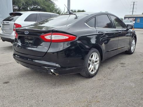 Used 2016 Ford Fusion SE FWD image 5