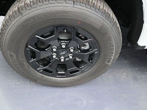 New 2025 Ford F150 Lightning XLT AWD/4WD image 9