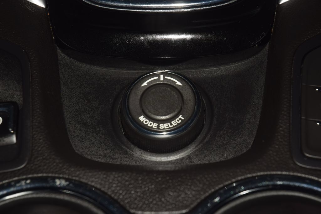 Used 2017 Chevrolet SS RWD image 35