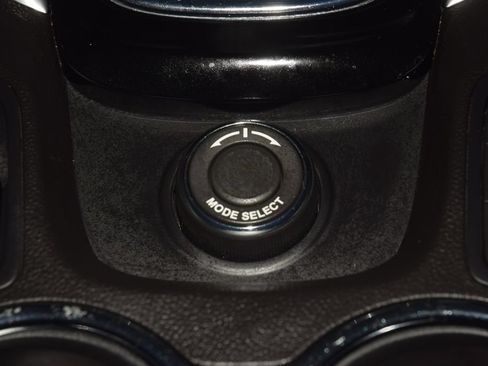 Used 2017 Chevrolet SS RWD image 35