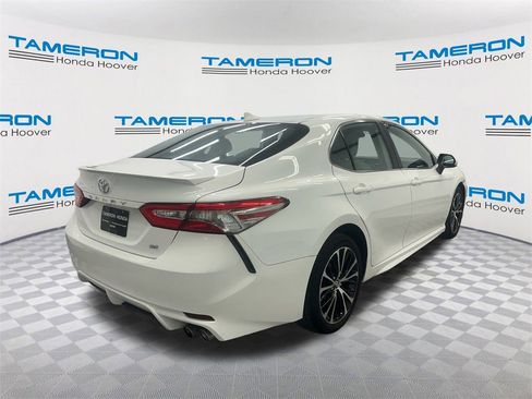 Used 2019 Toyota Camry SE image 5