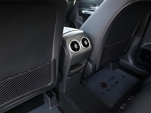 New 2026 Mercedes-Benz GLB 250 4MATIC image 23