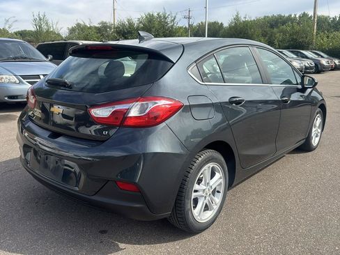 Used 2018 Chevrolet Cruze LT w/ LT Convenience Package FWD image 5