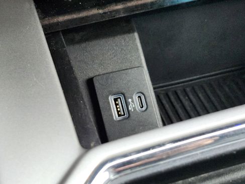 Used 2022 Ford F350 Lariat w/ Chrome Package image 36