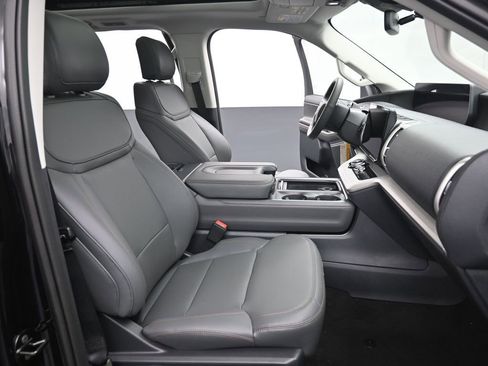 New 2025 Ford Expedition Active RWD image 16