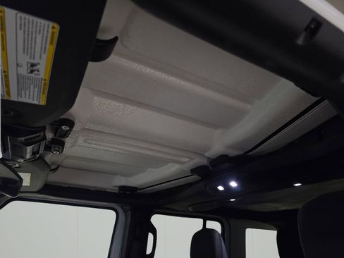 Certified 2025 Jeep Wrangler Sport S image 26