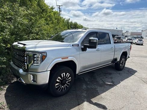 Used 2022 GMC Sierra 3500 Denali w/ Denali Ultimate Package AWD/4WD image 2