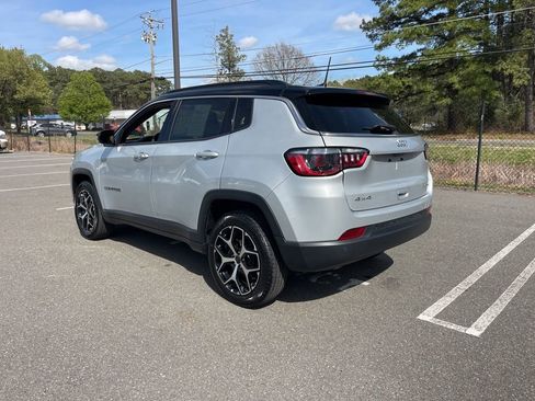 Certified 2025 Jeep Compass Limited AWD/4WD image 7